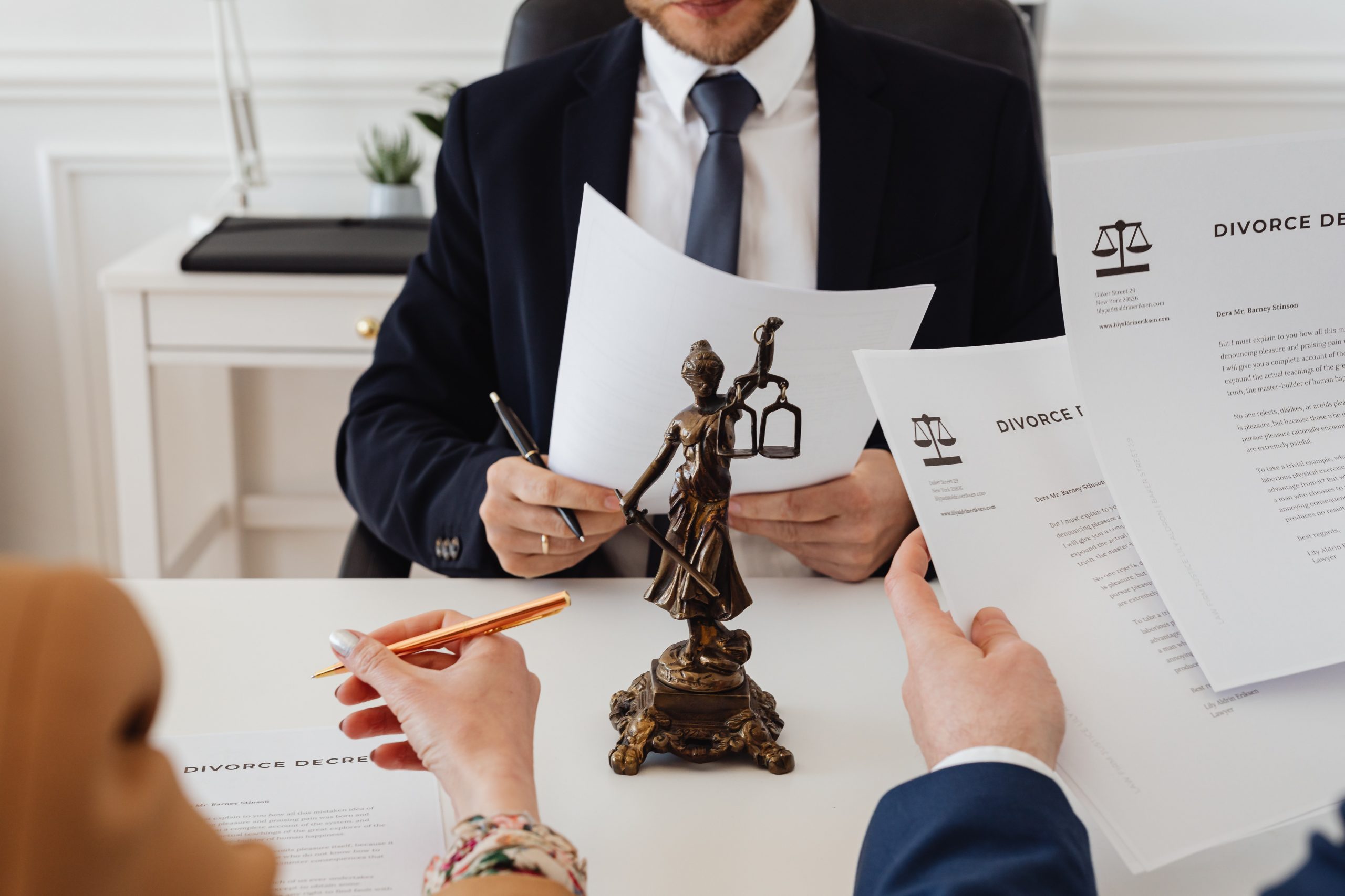 Comment doit-on choisir entre le divorce à l’amiable et le divorce judiciaire ?