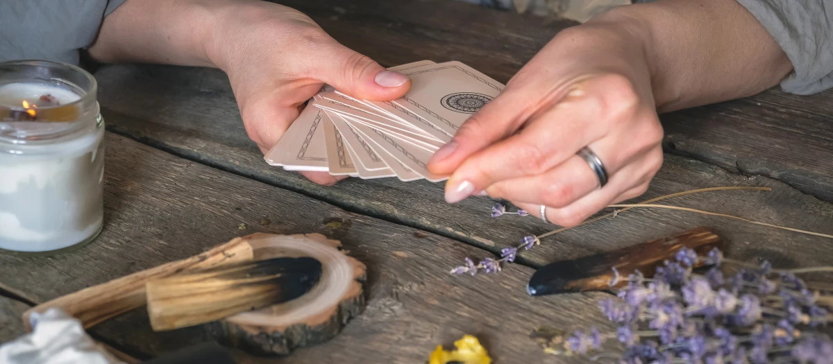 Voyance en ligne : Naviguer entre réglementation et sécurité numérique