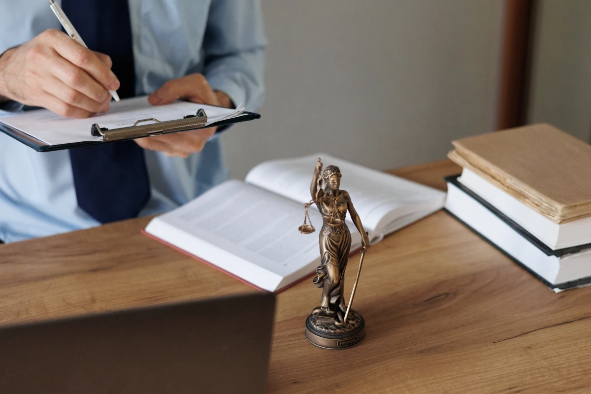 La responsabilité des éditeurs dans la diffusion des annonces légales