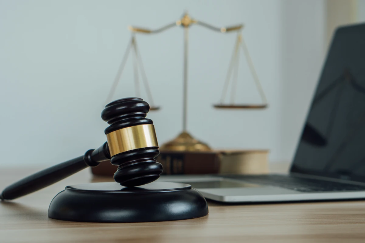 La responsabilité des FAI : entre liberté d'expression et contrôle du contenu en ligne
