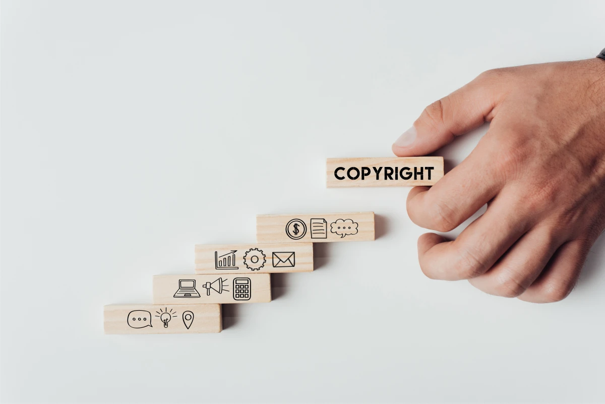 Le droit d'auteur à l'ère numérique : entre protection et adaptation