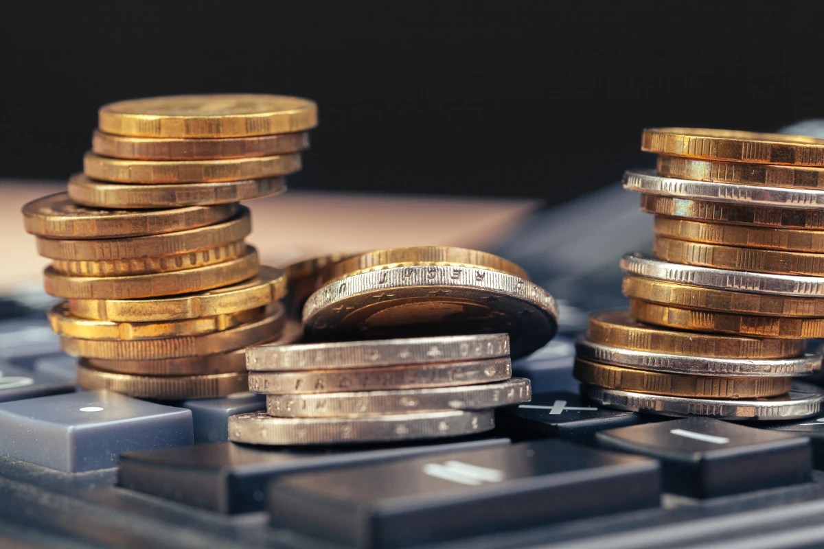 La réglementation des activités de microfinance pour particuliers : enjeux et perspectives